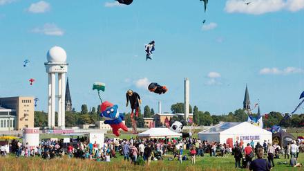 Am Wochenende war Drachenfest auf dem Gelände des früheren Airports. 