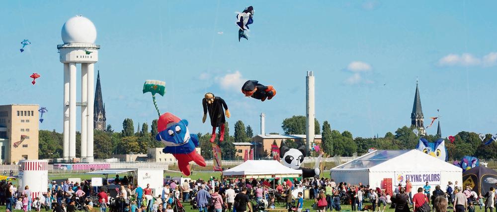 Am Wochenende war Drachenfest auf dem Gelände des früheren Airports. 