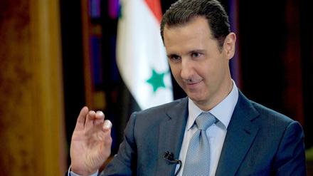 Bundeskanzlerin Merkel will Gespräche mit Syriens Herrscher Assad. 