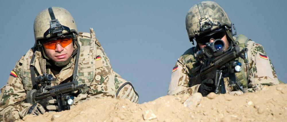 Nur bei Gefahr im Verzug darf die Regierung deutsche Soldaten ohne Zustimmung des Parlaments in bewaffnete Einsätze schicken.