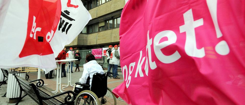 Bald wieder im Ausstand? Mit einem "Pflegezuschlag" für die Krankenhäuser will die Koalition den angekündigten Protesten den Wind aus den Segeln nehmen.