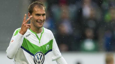 Zwei Tore und kuscheln. Bas Dost hatte einen merkwürdigen Samstag. 