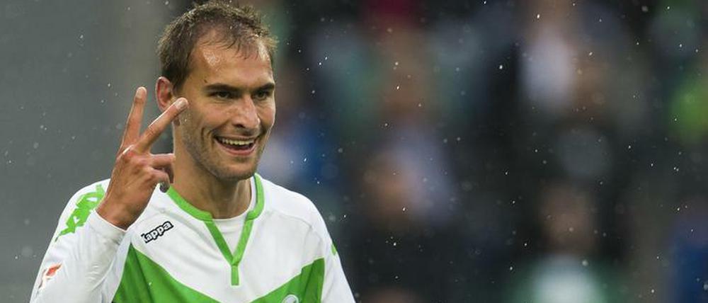 Zwei Tore und kuscheln. Bas Dost hatte einen merkwürdigen Samstag.