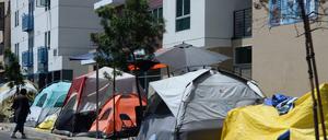 Rund 26.000 Menschen sind in L.A. obdachlos. Viele leben auf der Straße oder in behelfsmäßigen Zeltlagern wie hier Skid Row-Bezirk im Zentrum.