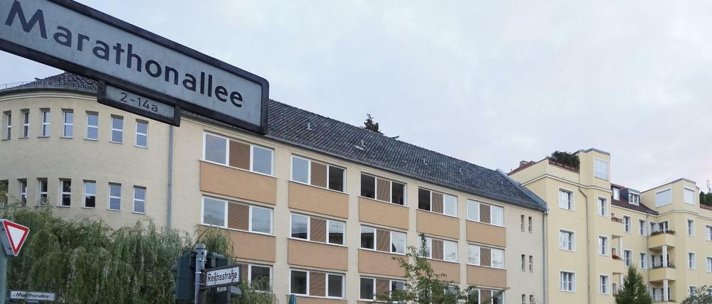 Hallo, ist hier wer? Die Straße ist schmal, liegt abseits, trägt aber einen tollen Namen.