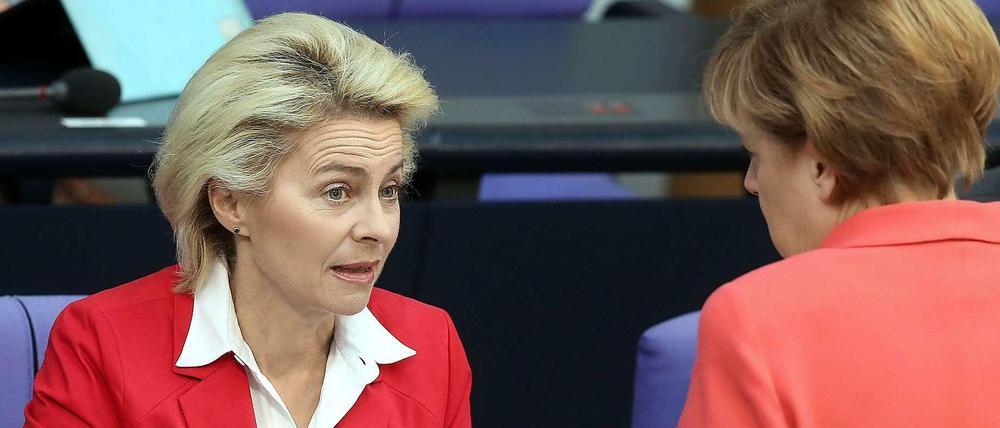 Ursula von der Leyen gilt als potenzielle Nachfolgerin von Angela Merkel (beide CDU).