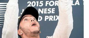 Noch so ein Ding. Lewis Hamilton gewann am Sonntag in Japan bereits seinen 41. Grand Prix, genauso häufig hat sein Vorbild Ayrton Senna triumphiert.