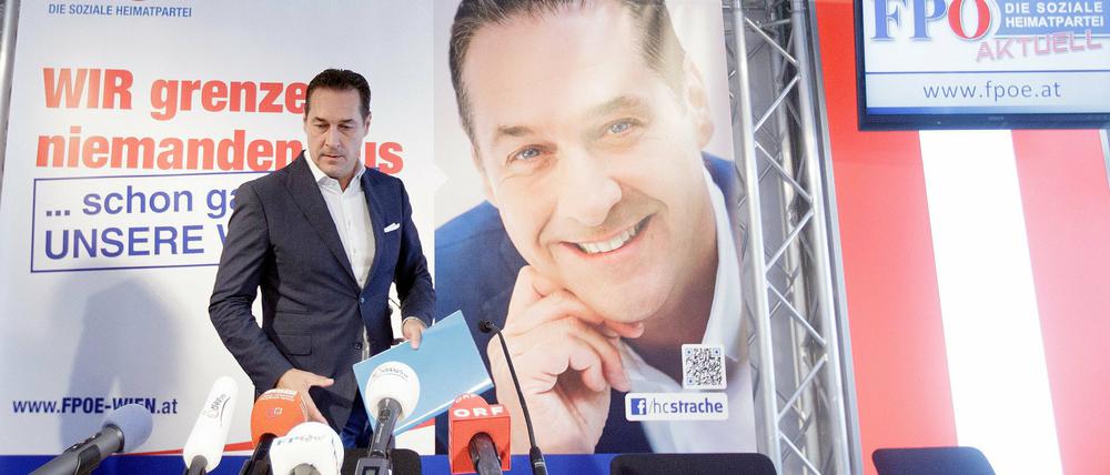 Heinz-Christian Strache, Bundesparteiobmann der rechtsgerichteten Freiheitlichen Partei Österreichs (FPÖ) steht in zwei Wochen auch persönlich zur Wahl. Er kokettiert im Wahlkampf angesichts der vielen Flüchtlinge mit der "Ausgrenzung der Wiener".
