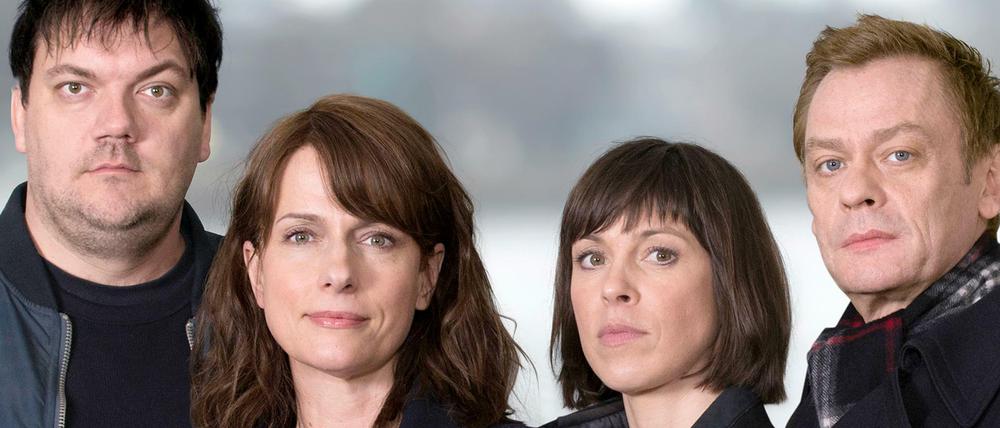 Gemischtes Doppel im „Polizeiruf“: Alexander Bukow (Charly Hübner, li.) und Katrin König (Anneke Kim Sarnau, re.) aus Rostock ermitteln gemeinsam mit Doreen Brasch (Claudia Michelsen) und Jochen Drexler (Sylvester Groth) aus Magdeburg. 