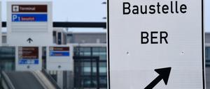 Zurück auf Los? An der BER-Baustelle werden derzeit selbst radikale Lösungen erwogen. 