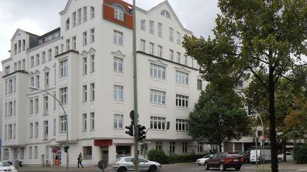 Am Tag danach. Der Olivaer Platz an der Ecke Lietzenburger Straße. Vor dem Café hatte ein Autofahrer am Vorabend auf zwei Männer geschossen. 