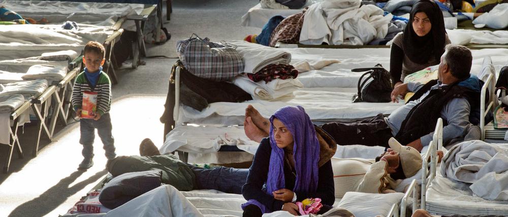 Flüchtlinge in Hanau (Hessen). Dort sind rund 700 Flüchtlinge untergebracht. Die meisten stammen aus Syrien, dem Irak und Afghanistan.