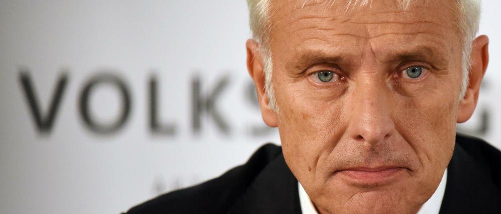 Matthias Müller, neuer Vorstandsvorsitzender der Volkswagen AG, hat nun eine Kanzlei mit der Aufklärung des Skandals beauftragt. Die Auto-Händler in den USA bleiben auf ihrer Ware sitzen.