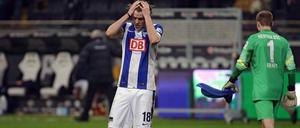 Das ist nicht euer Ernst. Herthas Peter Niemeyer hatte im Dezember vergangenen Jahres gerade erst die 4:2-Führung für die Berliner bei Eintracht Frankfurt erzielt, da stand es auch schon 4:4 und das Spiel war vorbei.