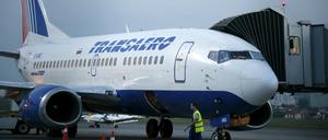 Eine russische Passagiermaschine am Freitag auf dem Flughafen von Kiew. Die Ukraine will Überflüge und Landungen russischer Fluggesellschaften ab 25. Oktober verbieten.