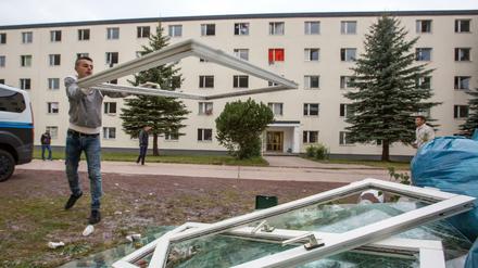 Im August wurden bei einer Schlägerei in einer Suhler Asylbewerberunterkunft mehrere Flüchtlinge und auch Polizisten verletzt.