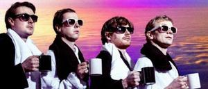 Die britische Popband Django Django.