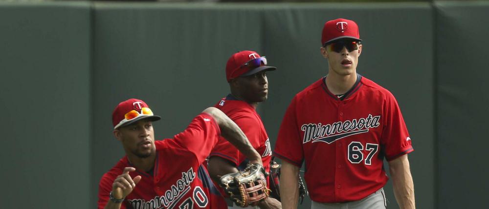 Max Kepler (re.) ist erst der zweite Deutsche, der in der Major League Baseball eingesetzt worden ist.