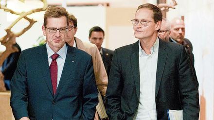 Nach der BER-Aufsichtsratssitzung am Freitag marschierten Flughafenchef Karsten Mühlenfeld (l.) und der Regierende Bürgermeister Michael Müller noch gemeinsam.