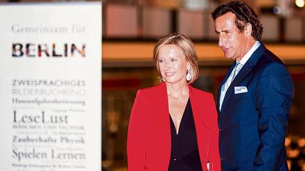 Helfer-Duo der Bürgerstiftung Berlin: Heike Maria von Joest mit Olympia-Sieger Christian Schenk 