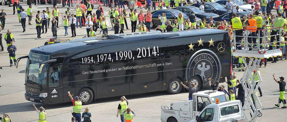 Für 23 Minuten saß die deutsche Nationalmannschaft nach ihrem WM-Triumph einst in dem neuen Exponat des Fußball-Museums.