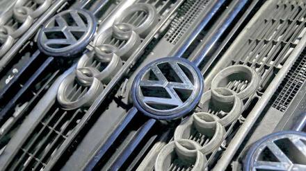 VW-Konzern zerlegt. Details des Manipulationsskandals kommen jeden Tag ans Licht. Die VW-Tochter Audi stellte am Mittwoch Strafanzeige bei der Staatsanwaltschaft Ingolstadt, ist aber auch selbst Gegenstand von Spekulationen. 