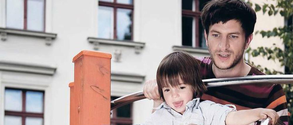 Tradierte Gewissheiten am Ende. Die Rolle des Alleinernährers ist ins Wanken gekommen, dafür nimmt die Bedeutung der Familie zu. Dadurch sind traditionelle Männlichkeitskonzepte bedroht, neue werden erst erprobt. Das kann verunsichern.