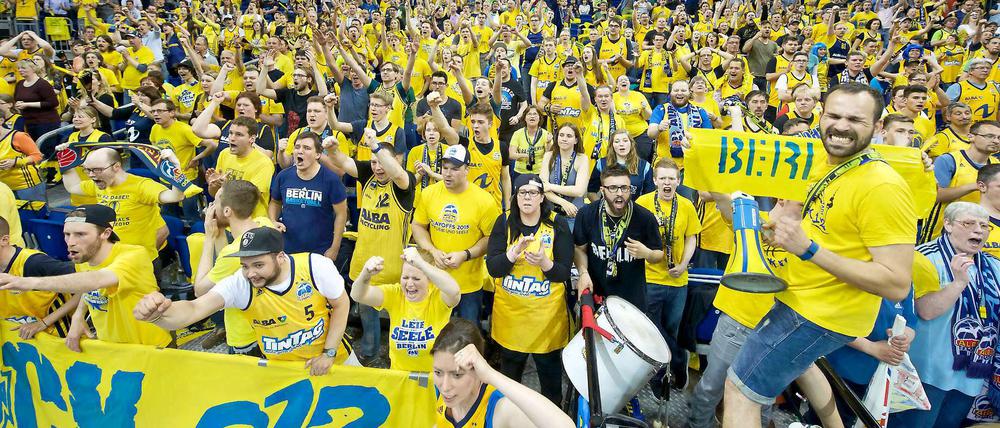 Die Fans dürfen sich auf die Saison freuen. Albas treuer Anhang. 
