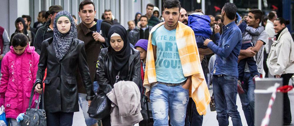 Bislang gibt es keinen guten Überblick, wie viele Menschen kommen, wo sie sich aufhielten, wie sie verteilt und ihre Anliegen bearbeitet würden.