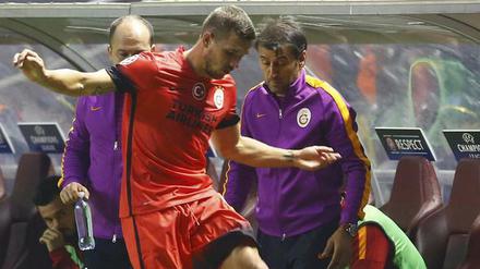 Lukas Podolski war nicht wirklich begeistert über seine Auswechslung.