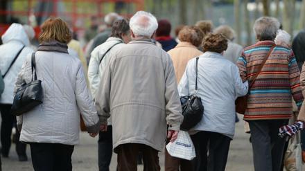 Zwischen der Renten-Höhe von Frauen und Männern gibt es immer noch große Unterschiede.