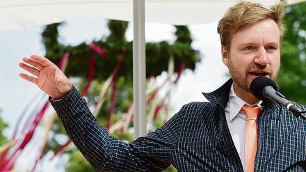 Hört hört. Kulturstaatssekretär Tim Renner, hier beim Richtfest der Staatsoper Unter den Linden. 