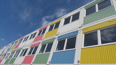 Die Aussicht auf Containerbauten statt richtiger Schulen beunruhigt Eltern und Lehrer - vor allem im schnell wachsenden Pankow.