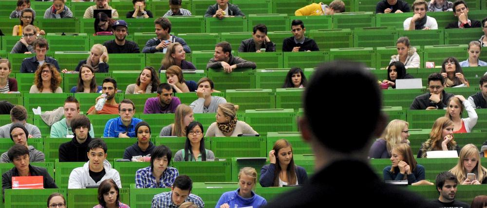 Sozial selektiv. Wer aus nicht-akademischem Elternhaus stammt, hat es schwerer, sich an der Hochschule zu orientieren.