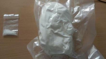 Im Rucksack des Verdächtigen wurden Drogen im Wert von 11.000 Euro gefunden. 