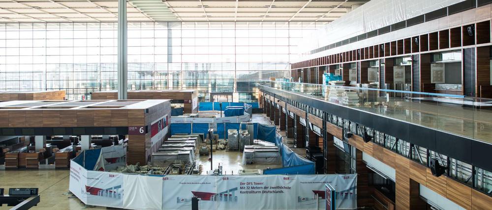 Im Terminal des Flughafens BER darf ab sofort wieder gearbeitet werden.