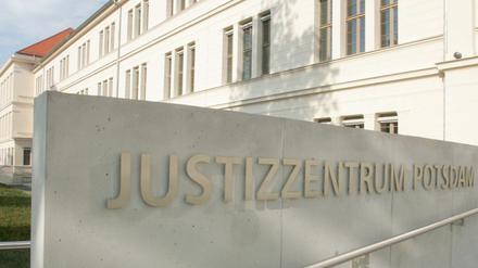 Die "Reichsbürger" machen der Brandenburger Justiz viel Arbeit.