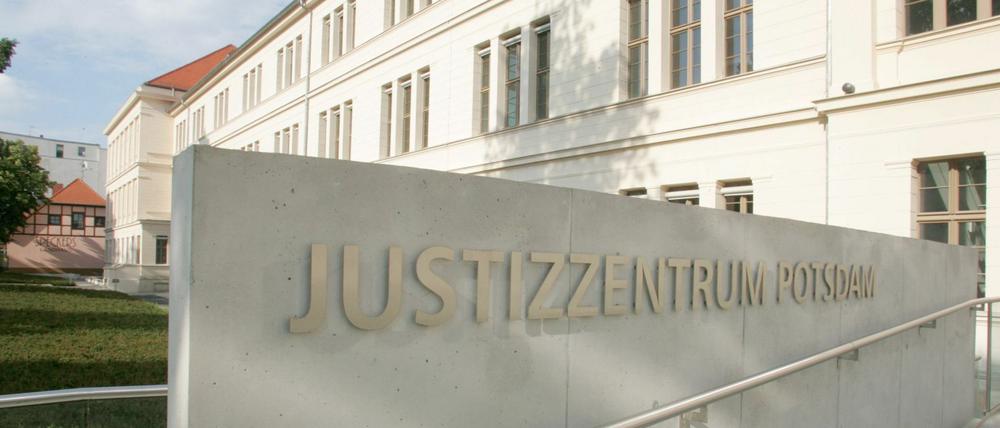 Die "Reichsbürger" machen der Brandenburger Justiz viel Arbeit.