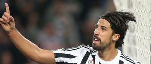 Juves Neuzugang Sami Khedira feiert sein erstes Tor für Turin in der Serie A.