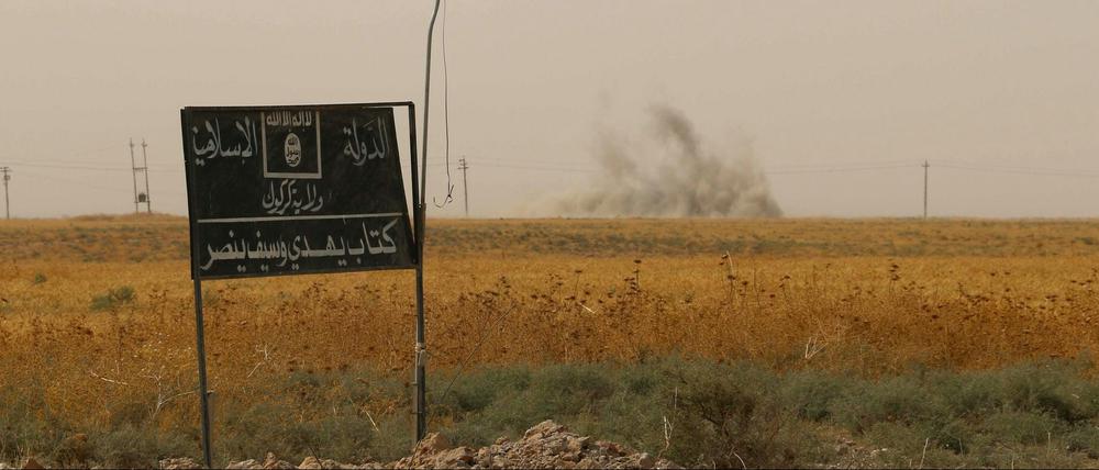 In weiten Teilen Syriens und Iraks herrschen die Islamisten und hissen ihre Flagge.
