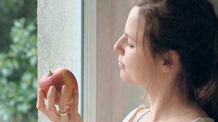 Besser so. Apfel statt Alkohol. Foto: Imago