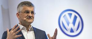 Michael Horn, Chef von VW in den USA, muss den Abgasskandal vor dem US-Kongress erklären.