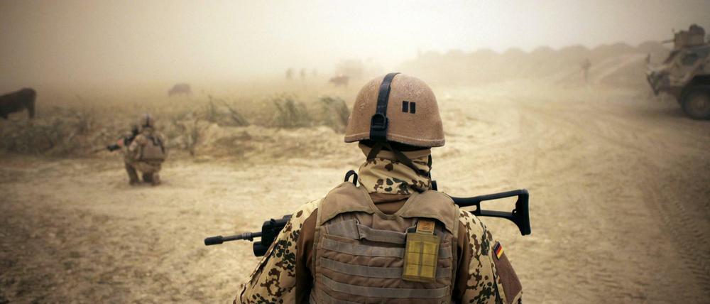 Ein deutscher Soldat in Afghanistan im Oktober 2011. Muss die Nato erneut in den Kampfeinsatz geschickt werden?