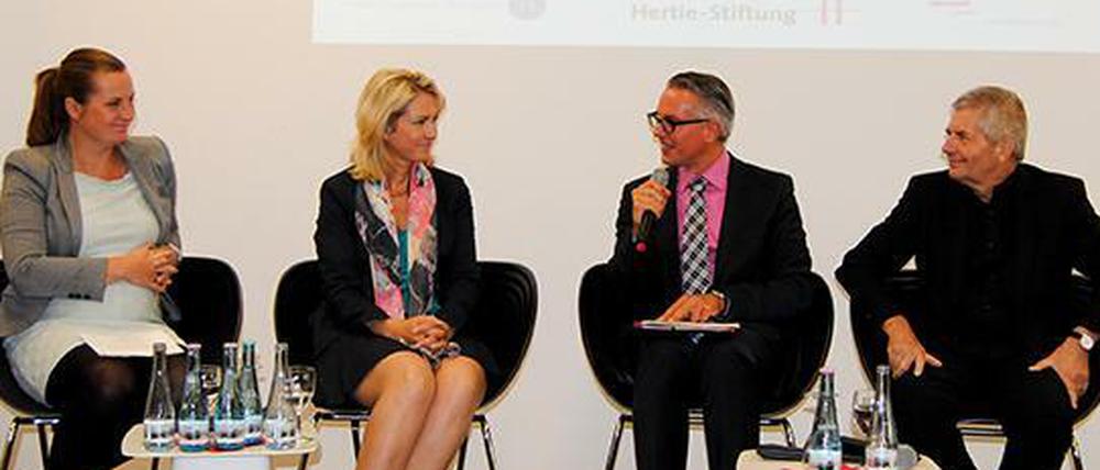 Buchvorstellung von "Die Generation der Wendekinder" Mitte September in Berlin mit Adriana Lettrari (v. l.), Manuela Schwesig, Michael Knoll und Roland Jahn.