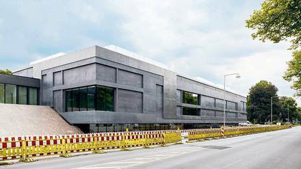 Tonnenschwer schweben. Der Sprengel-Anbau des Architekten Markus Peter.