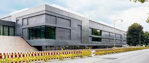 Tonnenschwer schweben. Der Sprengel-Anbau des Architekten Markus Peter.