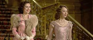 Margaret (Bel Powley) und Elizabeth (Sarah Gadon)