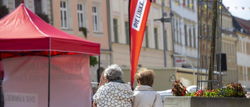Allein zuhaus. Einst sicherte sich die Linke im Osten ihre Stimmen. Jetzt sind selbst ihre drei Direktmandate nicht sicher.