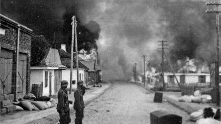 In den "Bloodlands": Deutsche Wehrmachtssoldaten 1941 im ukrainischen Ljuboml.