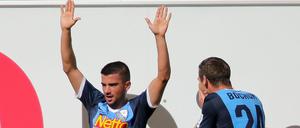 Jubel: Bochums Terrazzino (li.) und Perthel bejubeln einen Treffer gegen Fürth.